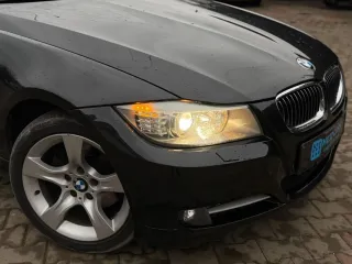 BMW Seria 3 318d DPF Aut Edition Exclusive 2011 – fotografia 5