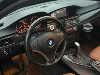 BMW Seria 3 318d DPF Aut Edition Exclusive 2011 – fotografia 6