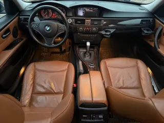 BMW Seria 3 318d DPF Aut Edition Exclusive 2011 – fotografia 8