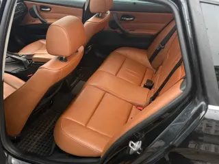 BMW Seria 3 318d DPF Aut Edition Exclusive 2011 – fotografia 18