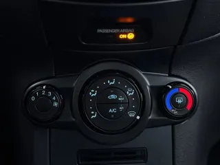 Ford Fiesta 1 25i Trend 2014 – fotografia 10