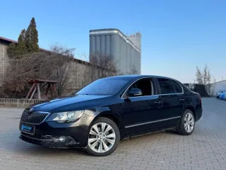 Škoda Superb 2.0 TDI Elegance DSG 2013 – fotografia 2