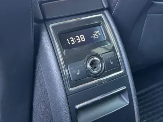 Škoda Superb 2.0 TDI Elegance DSG 2013 – fotografia 14