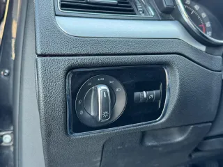 Škoda Superb 2.0 TDI Elegance DSG 2013 – fotografia 16