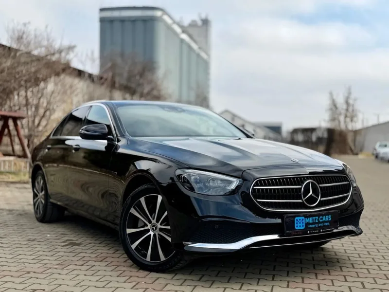 Mercedes-Benz E 300 4matic 9g Tronic Avantgarde 2021