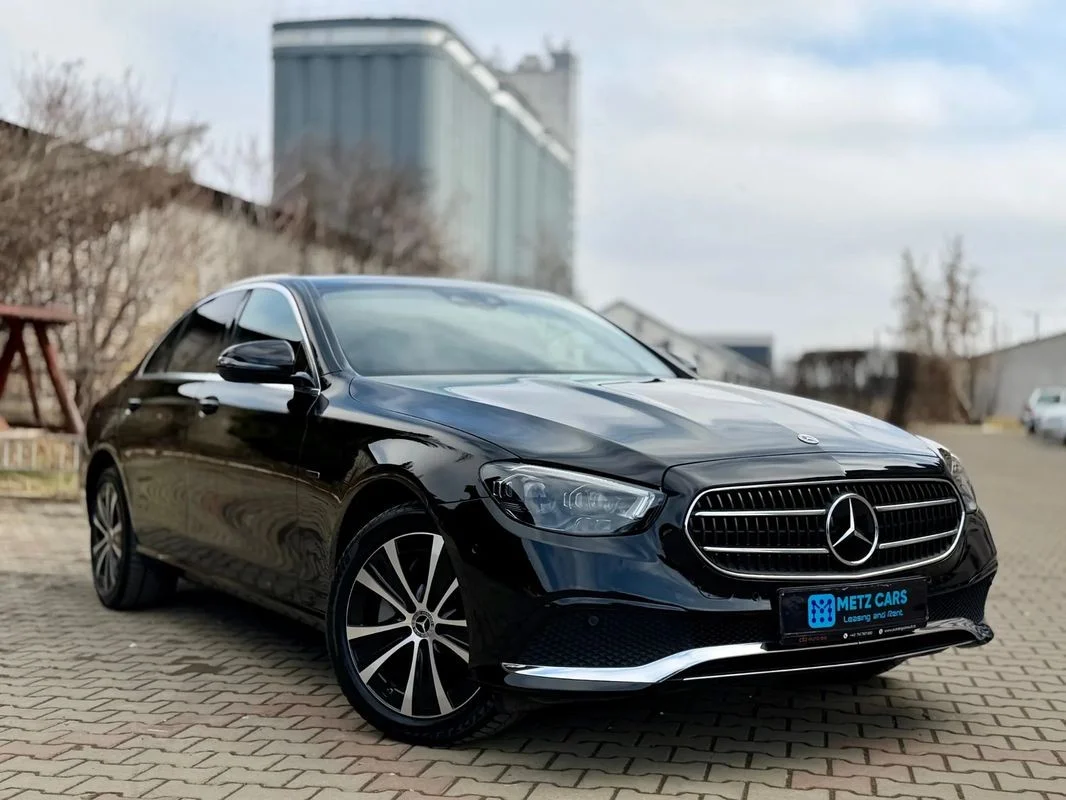 Mercedes-Benz E 300 4matic 9g Tronic Avantgarde 2021