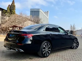 Mercedes-Benz E 300 4matic 9g Tronic Avantgarde 2021 – fotografia 4