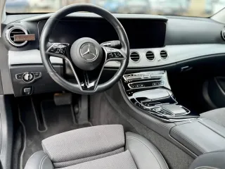 Mercedes-Benz E 300 4matic 9g Tronic Avantgarde 2021 – fotografia 16