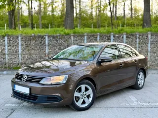 Volkswagen Jetta 2012 – fotografia 2
