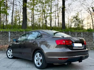 Volkswagen Jetta 2012 – fotografia 3