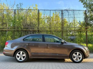 Volkswagen Jetta 2012 – fotografia 8