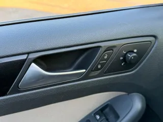 Volkswagen Jetta 2012 – fotografia 11