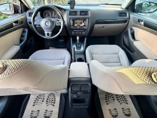 Volkswagen Jetta 2012 – fotografia 12