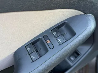 Volkswagen Jetta 2012 – fotografia 16