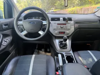 Ford Kuga 2 0l Tdci DPF Trend 2010 – fotografia 19